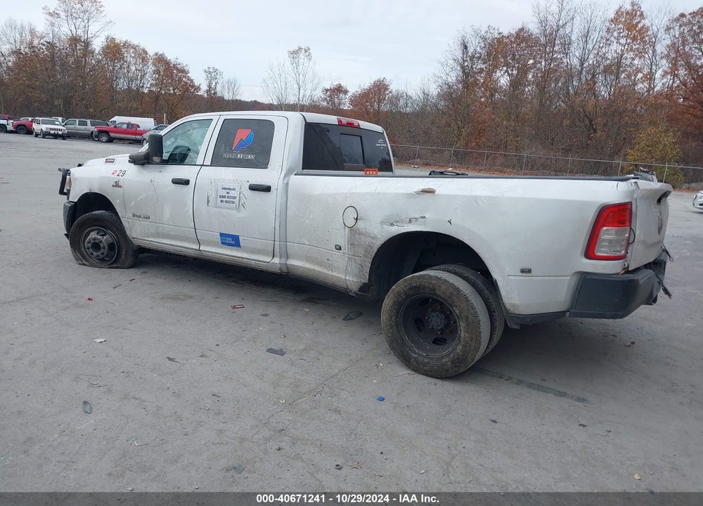 2022 RAM 3500 TRADESMAN  4X4 8' BOX VIN: 3C63RRGLXNG311677