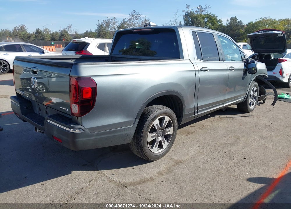 2017 HONDA RIDGELINE RTL-T VIN: 5FPYK3F61HB033796