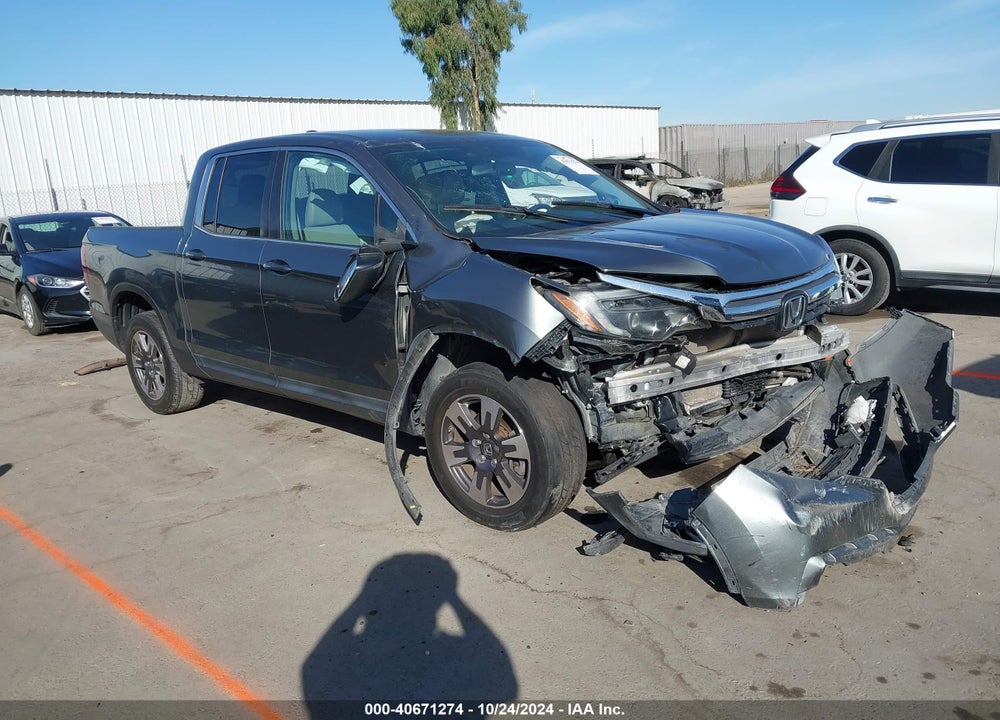 2017 HONDA RIDGELINE RTL-T VIN: 5FPYK3F61HB033796