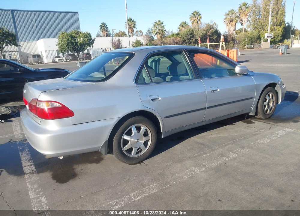 1999 HONDA ACCORD LX VIN: JHMCG6652XC017646