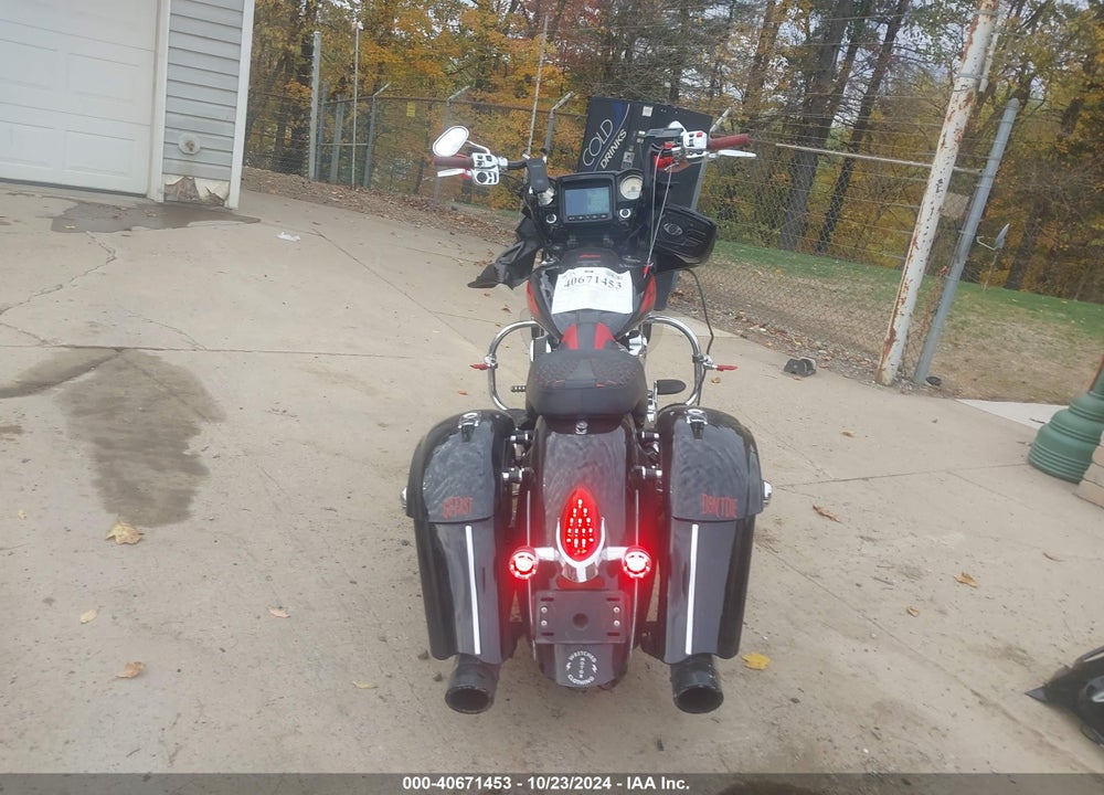2017 INDIAN MOTORCYCLE CO. CHIEFTAIN LIMITED VIN: 56KTCNAAXH3353925