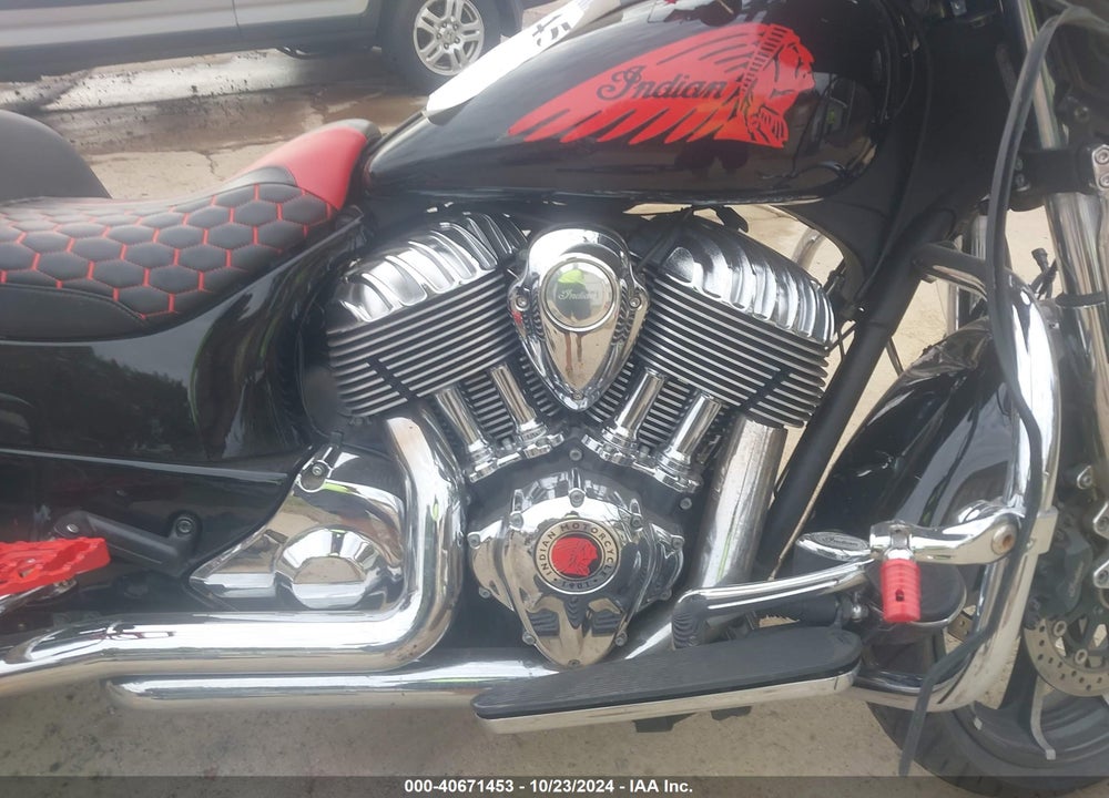 2017 INDIAN MOTORCYCLE CO. CHIEFTAIN LIMITED VIN: 56KTCNAAXH3353925