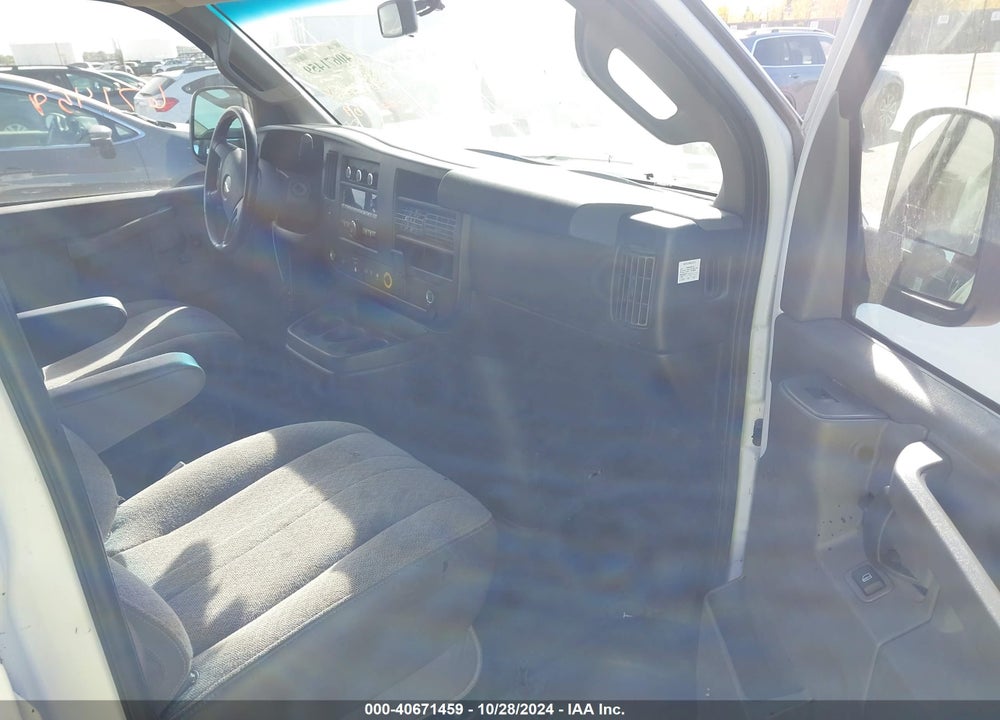 2021 CHEVROLET EXPRESS CARGO RWD 2500 REGULAR WHEELBASE WT VIN: 1GCWGAFP3M1169008