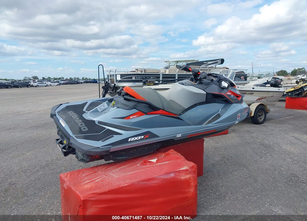 2018 SEA DOO RXT-300 VIN: YDV28866C818