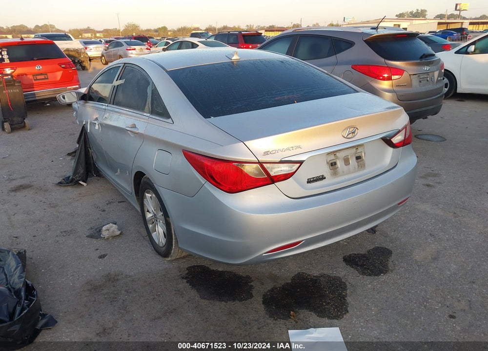 2013 HYUNDAI SONATA GLS VIN: 5NPEB4AC4DH771702