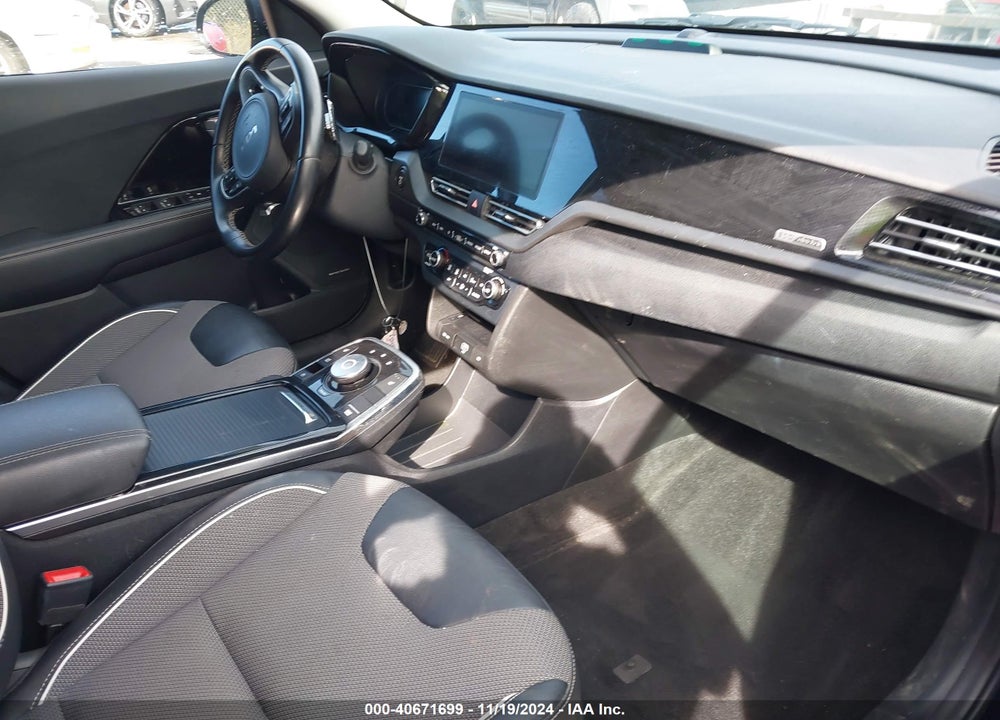 2022 KIA NIRO EV EX VIN: KNDCC3LGXN5117786