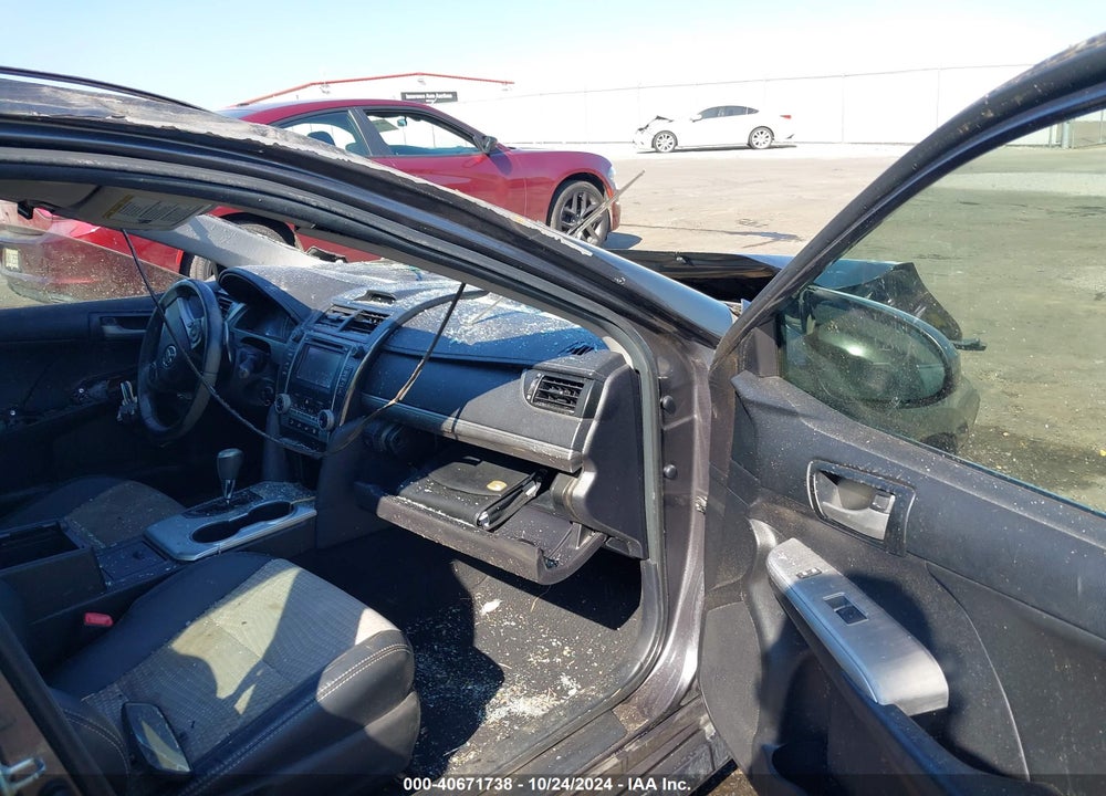 2014 TOYOTA CAMRY SE VIN: 4T1BF1FK1EU818127