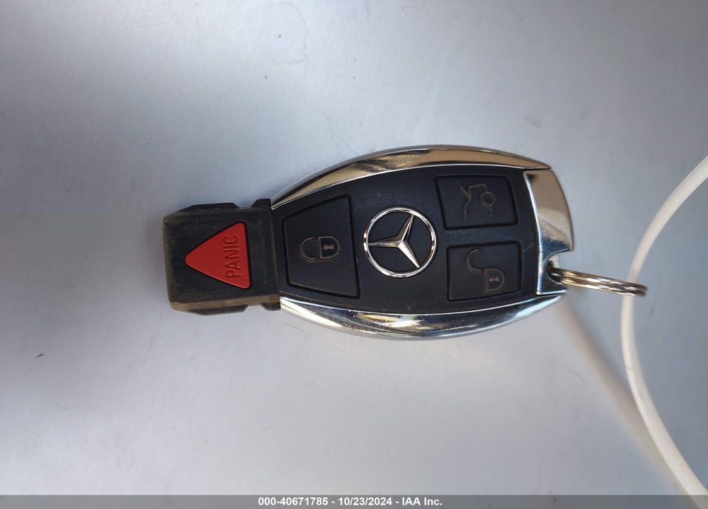 2014 MERCEDES-BENZ C 250 LUXURY/SPORT VIN: WDDGF4HB9EG236113