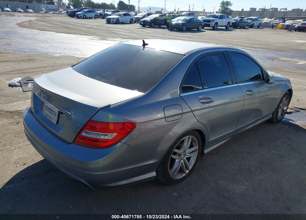 2014 MERCEDES-BENZ C 250 LUXURY/SPORT VIN: WDDGF4HB9EG236113