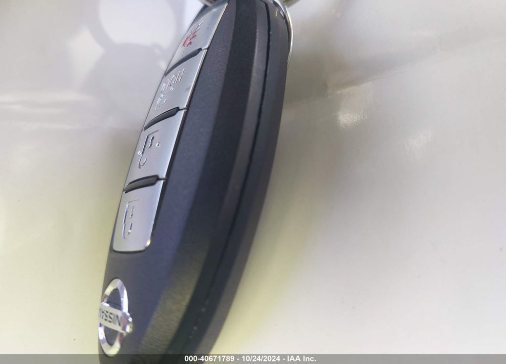 2017 NISSAN SENTRA SR VIN: 3N1AB7AP9HY368491
