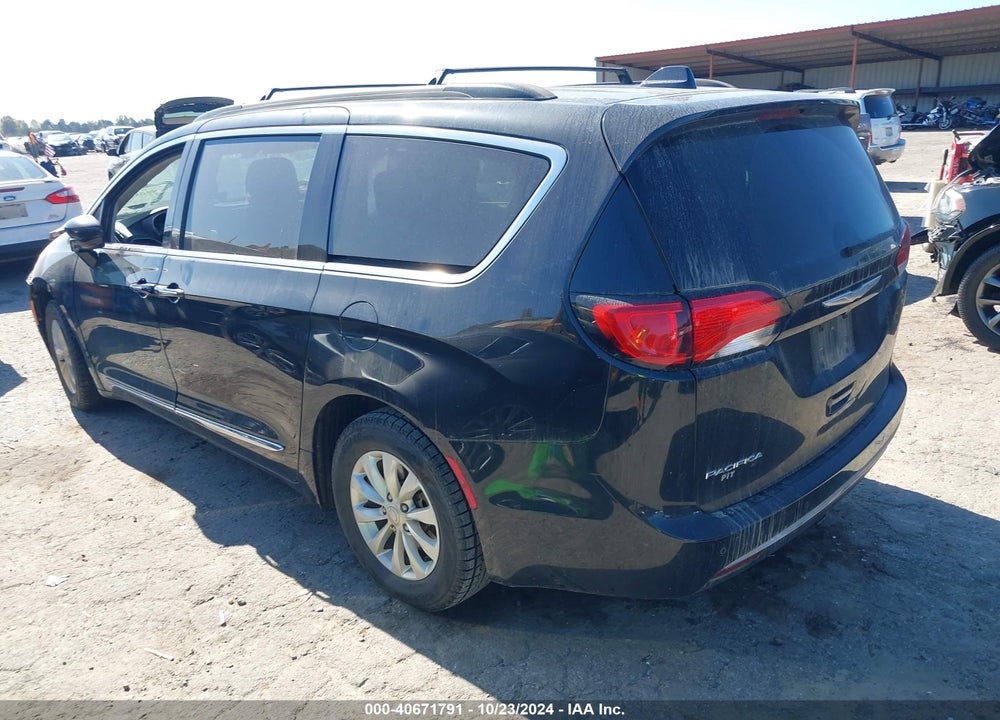 2017 CHRYSLER PACIFICA TOURING L VIN: 2C4RC1BG5HR710799