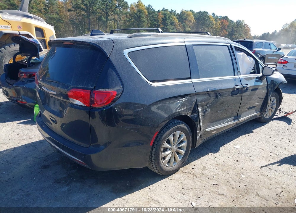2017 CHRYSLER PACIFICA TOURING L VIN: 2C4RC1BG5HR710799