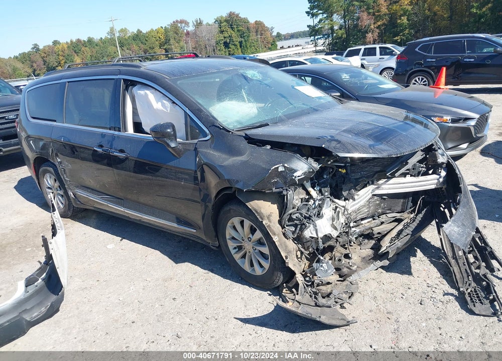 2017 CHRYSLER PACIFICA TOURING L VIN: 2C4RC1BG5HR710799