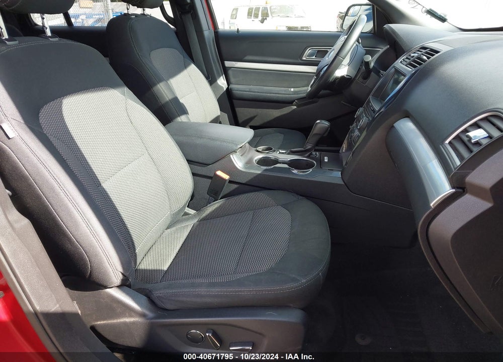 2017 FORD EXPLORER XLT VIN: 1FM5K7D86HGD80646
