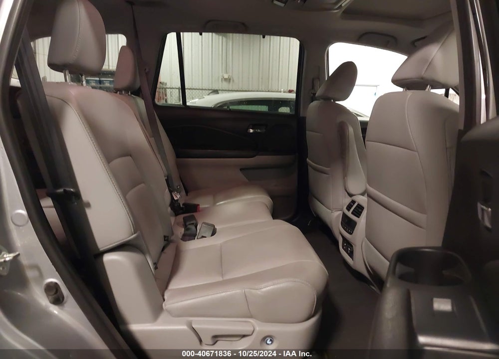 2017 HONDA PILOT TOURING VIN: 5FNYF6H95HB038926