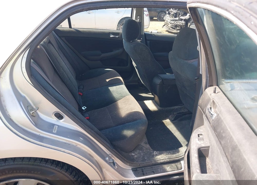 2003 HONDA ACCORD 2.4 LX VIN: 3HGCM56333G701391