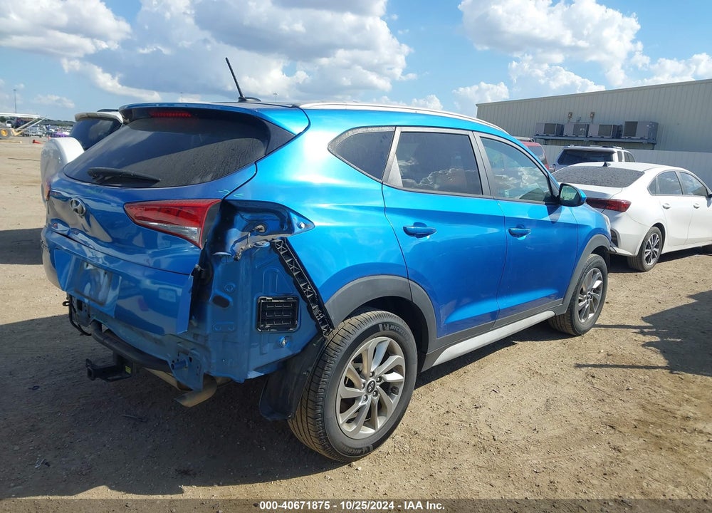 2017 HYUNDAI TUCSON SE VIN: KM8J33A48HU587773
