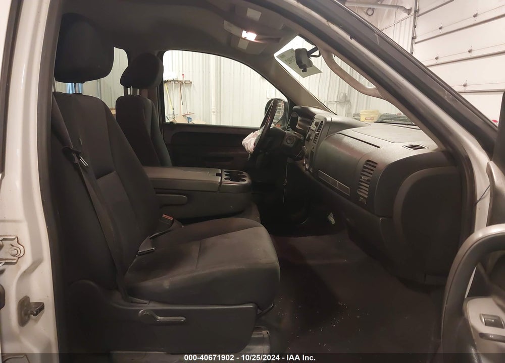 2013 CHEVROLET SILVERADO 1500 LT VIN: 3GCPKSE70DG364463