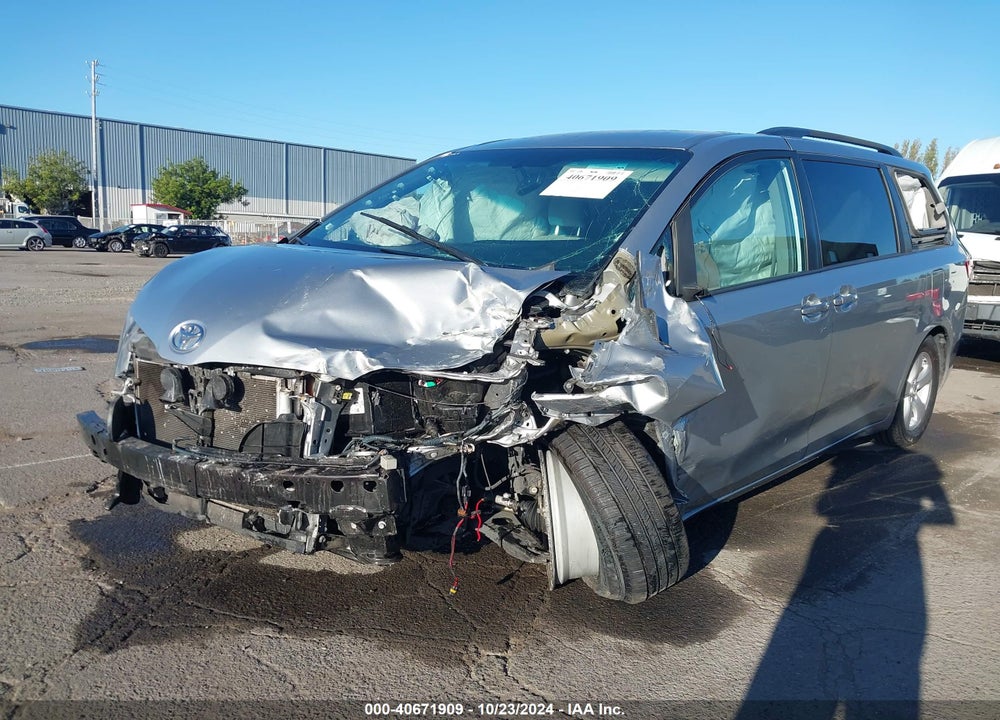 2015 TOYOTA SIENNA LE 8 PASSENGER VIN: 5TDKK3DC9FS644997