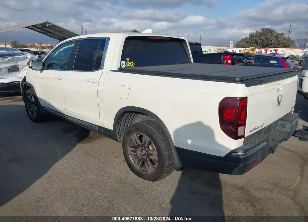 2017 HONDA RIDGELINE RTL-T VIN: 5FPYK3F64HB015499