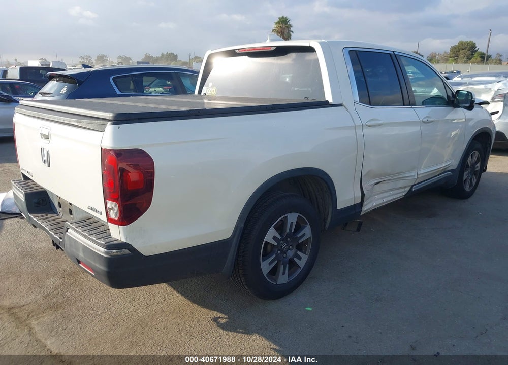 2017 HONDA RIDGELINE RTL-T VIN: 5FPYK3F64HB015499