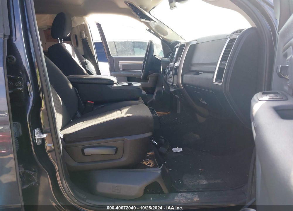 2019 RAM 1500 CLASSIC WARLOCK 4X2 5'7 BOX VIN: 1C6RR6LT9KS698080