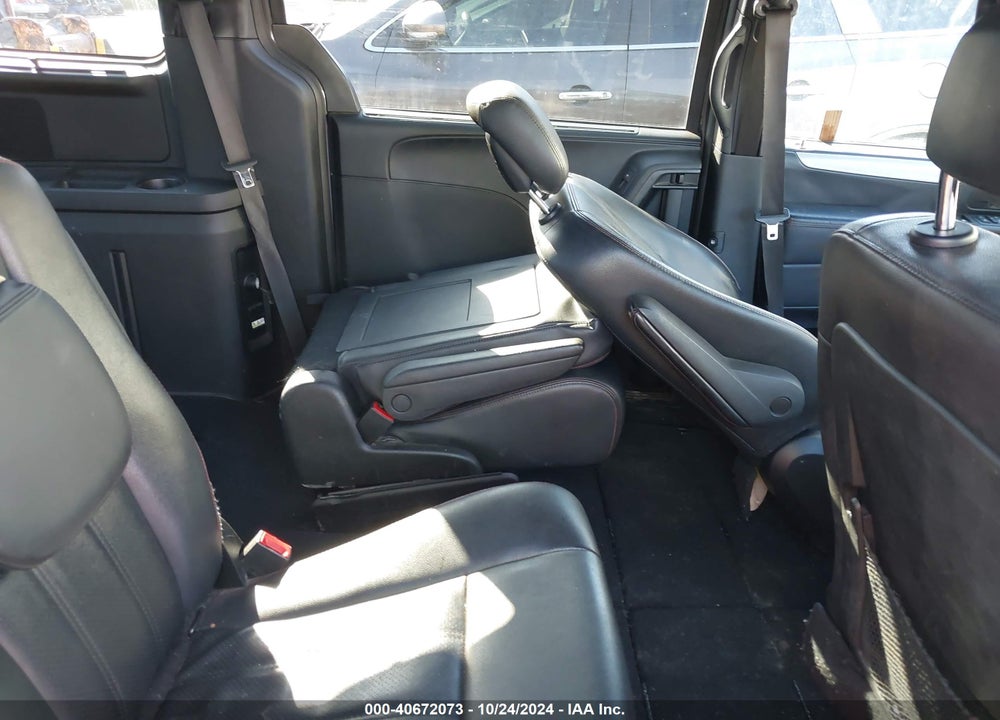 2017 DODGE GRAND CARAVAN GT VIN: 2C4RDGEG8HR813209
