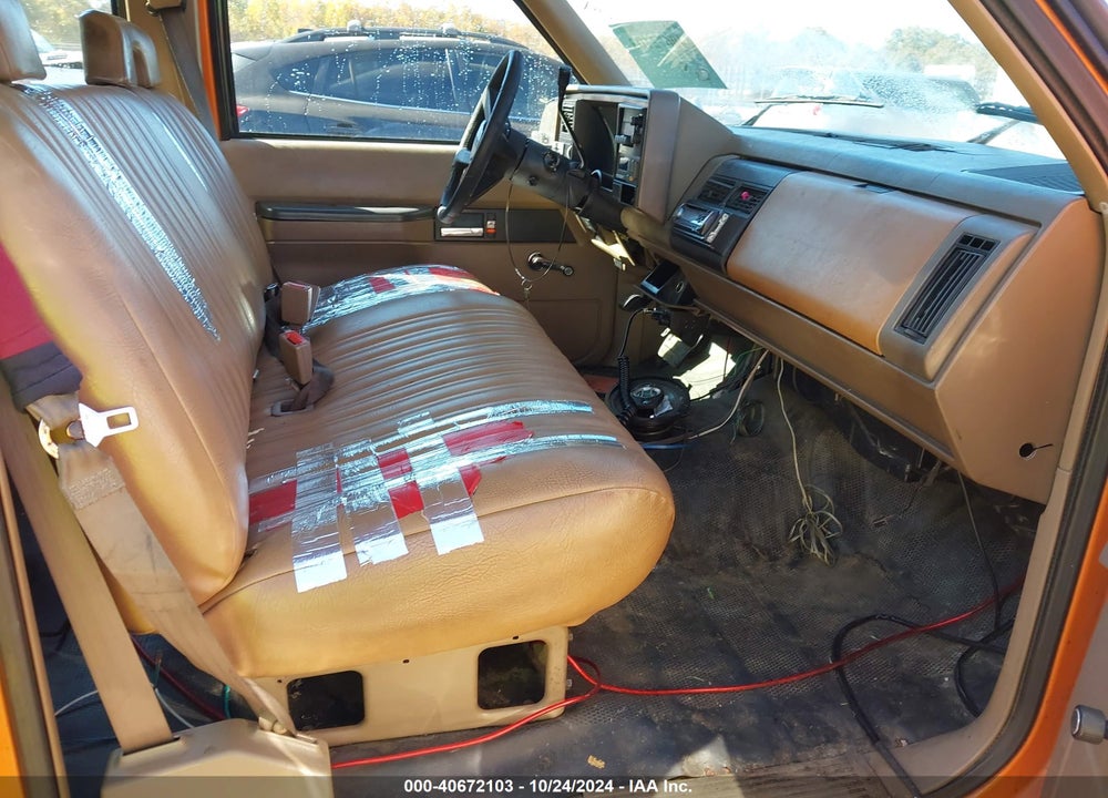 1994 CHEVROLET SUBURBAN C1500 VIN: 1GNEC16K7RJ388161