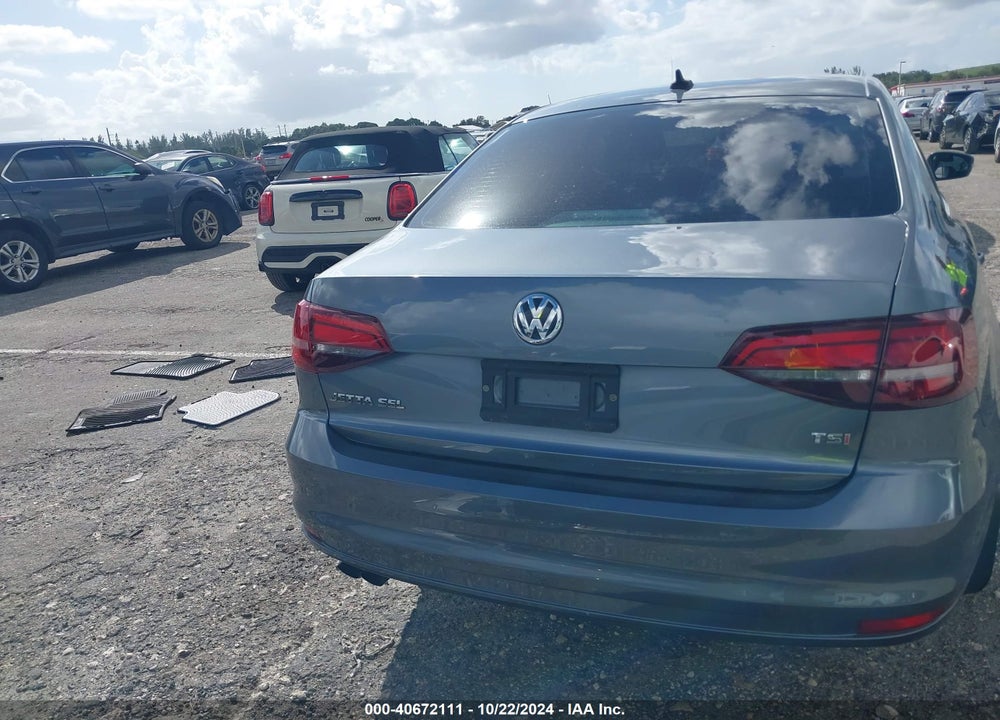 2016 VOLKSWAGEN JETTA 1.8T SEL VIN: 3VWL07AJ1GM327587
