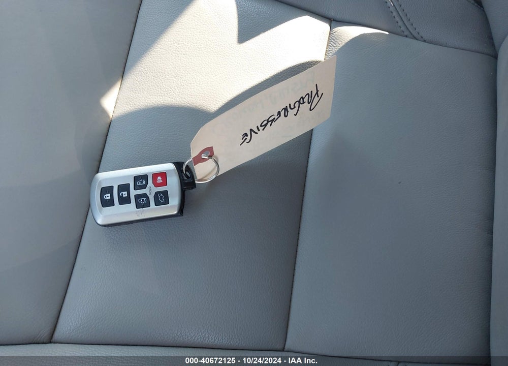 2020 TOYOTA SIENNA XLE VIN: 5TDYZ3DC0LS050137