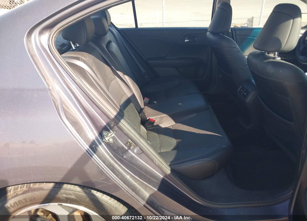 2017 HONDA ACCORD EX-L VIN: 1HGCR2F85HA105944