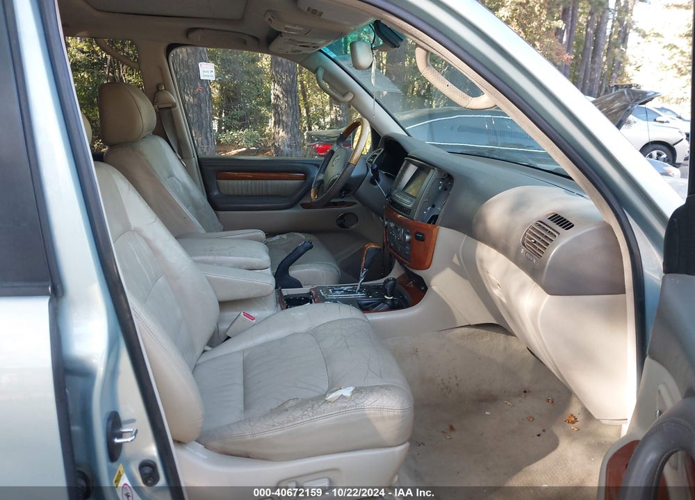 2005 LEXUS LX 470 VIN: JTJHT00W454002667