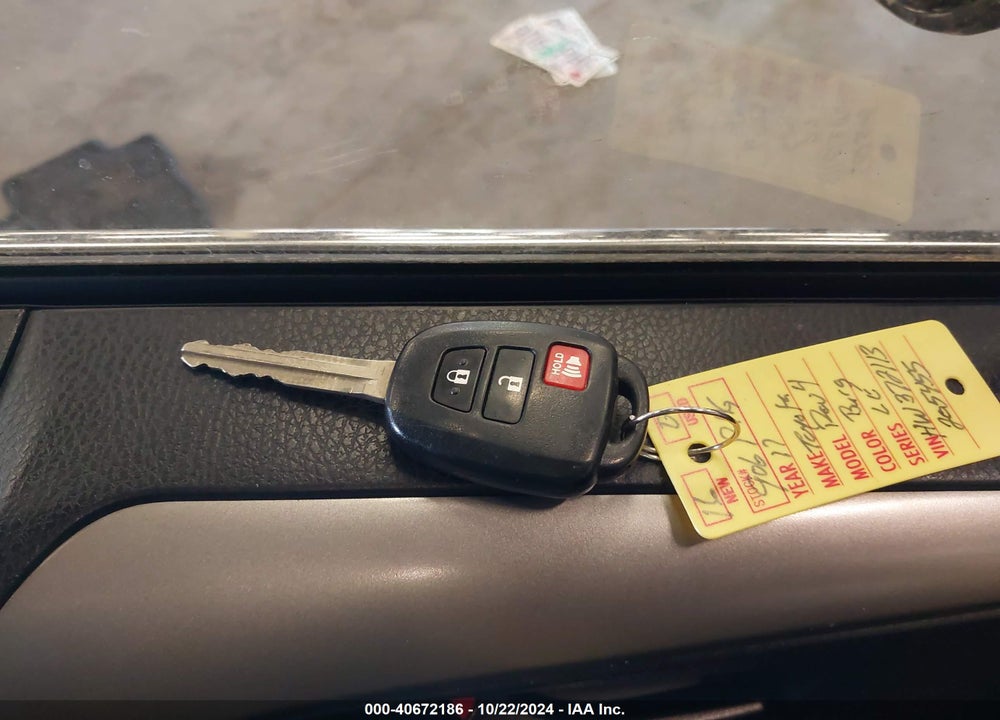 2017 TOYOTA RAV4 LE VIN: 2T3ZFREVXHW372113