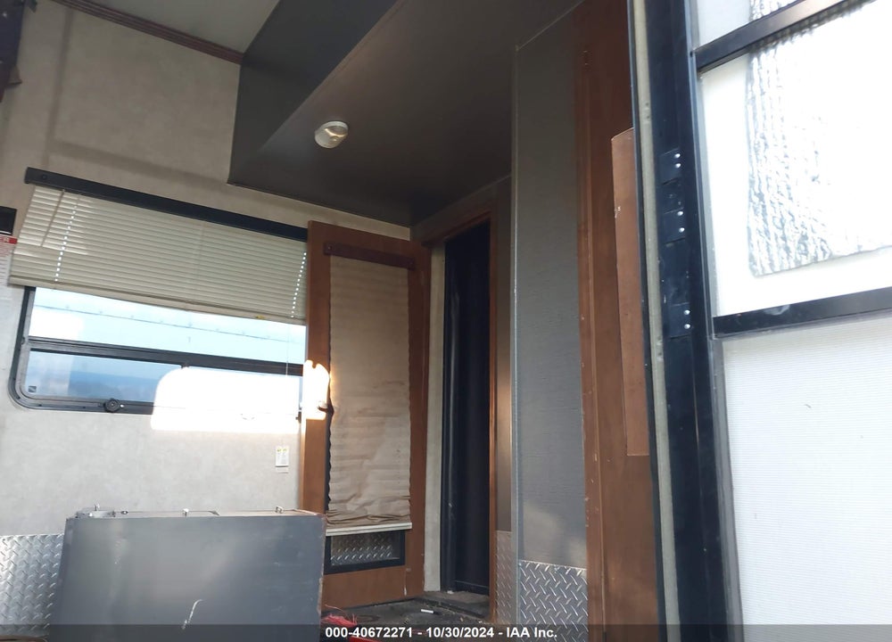 2014 KEYSTONE RAPTOR 40' 5TH WHEEL CAMPER VIN: 4YDF36538ER800861