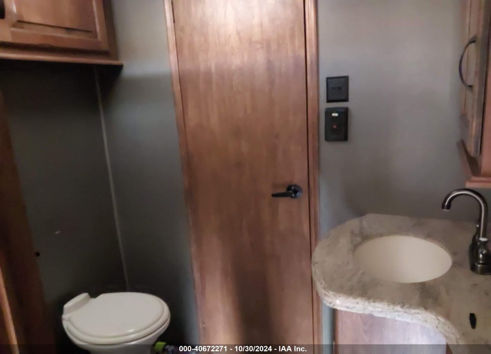 2014 KEYSTONE RAPTOR 40' 5TH WHEEL CAMPER VIN: 4YDF36538ER800861
