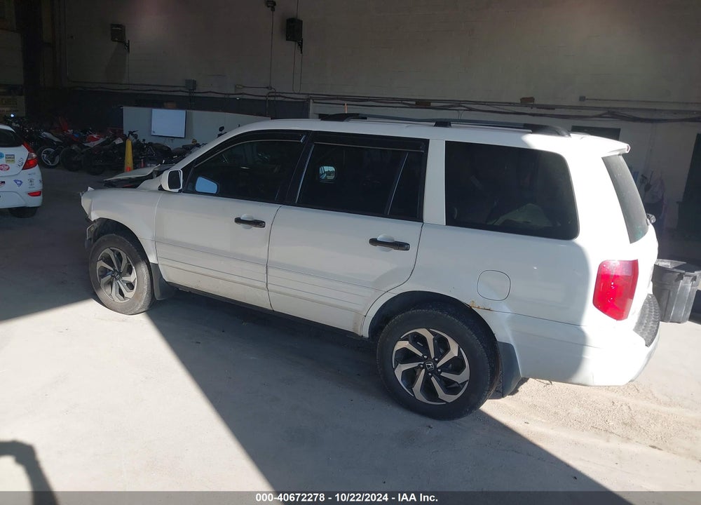 2005 HONDA PILOT EX-L VIN: 2HKYF18695H547696