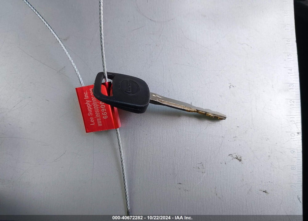 2017 TOYOTA YARIS L VIN: VNKKTUD31HA078666