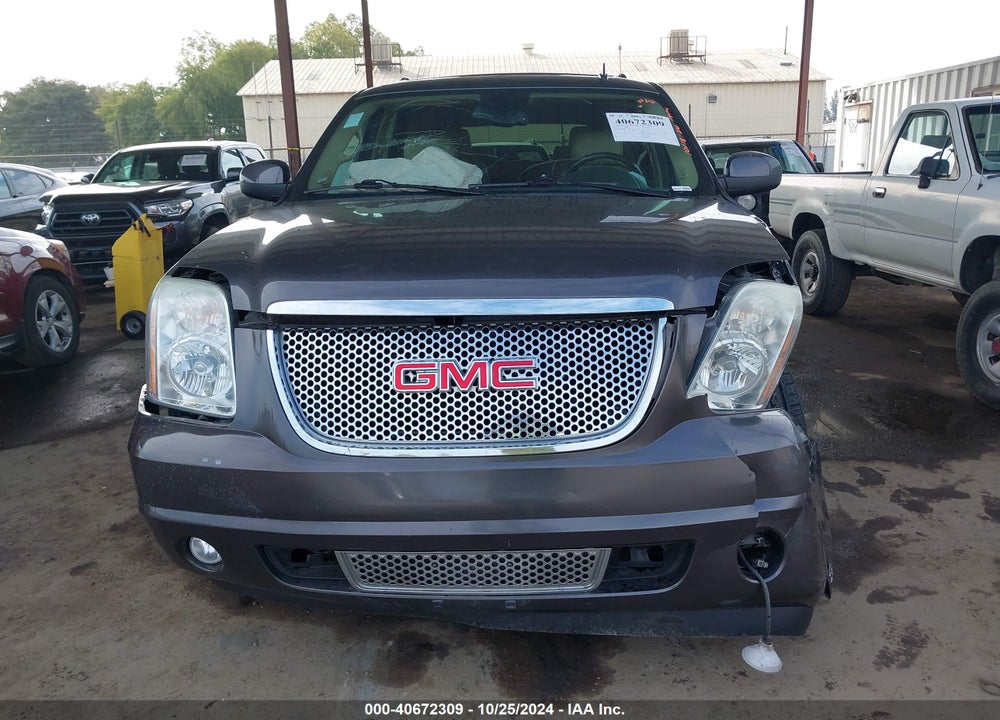 2011 GMC YUKON DENALI VIN: 1GKS2EEF7BR177886
