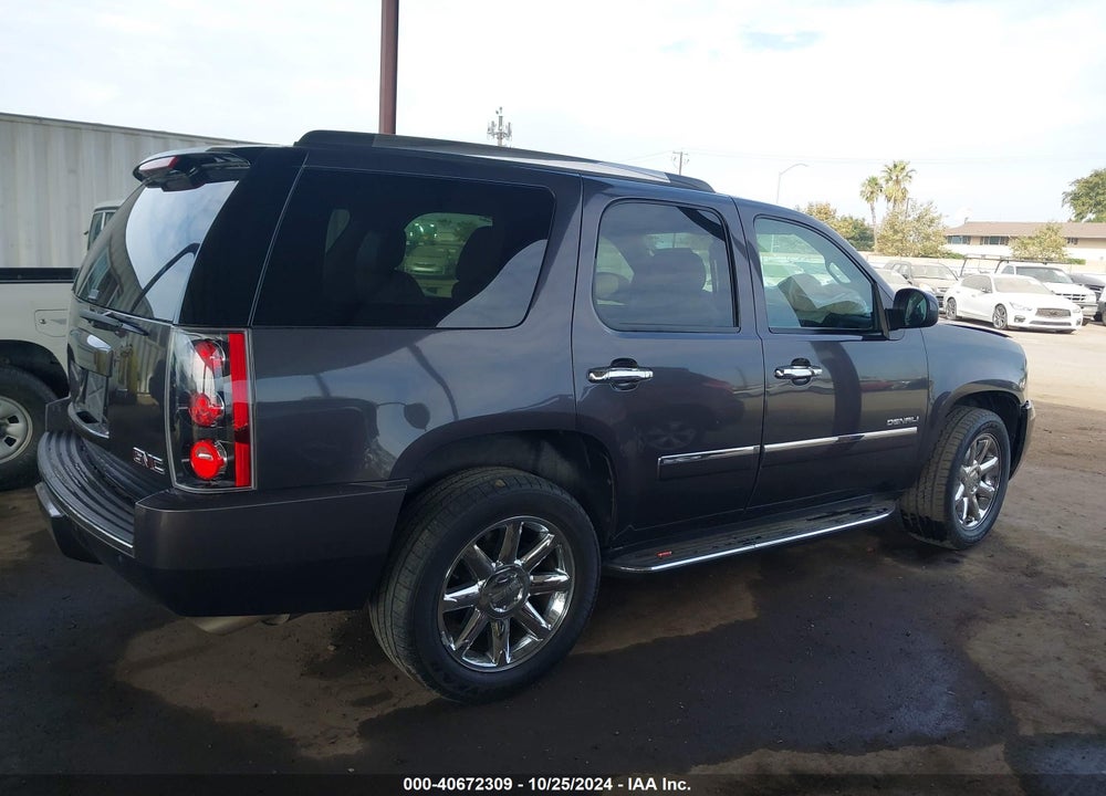 2011 GMC YUKON DENALI VIN: 1GKS2EEF7BR177886