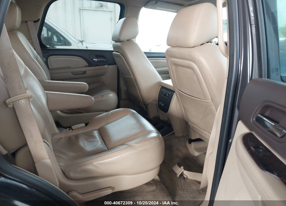 2011 GMC YUKON DENALI VIN: 1GKS2EEF7BR177886
