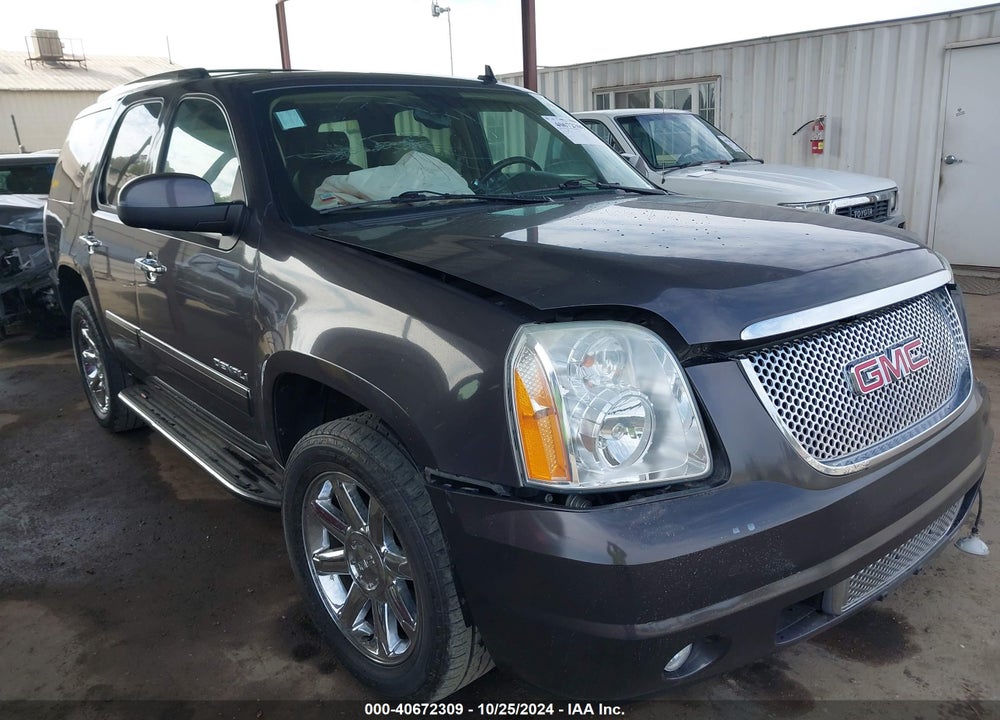 2011 GMC YUKON DENALI VIN: 1GKS2EEF7BR177886