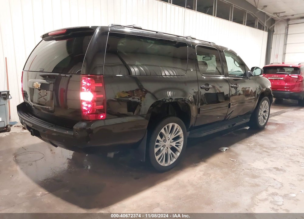 2013 CHEVROLET SUBURBAN 1500 LT VIN: 1GNSKJE75DR173830