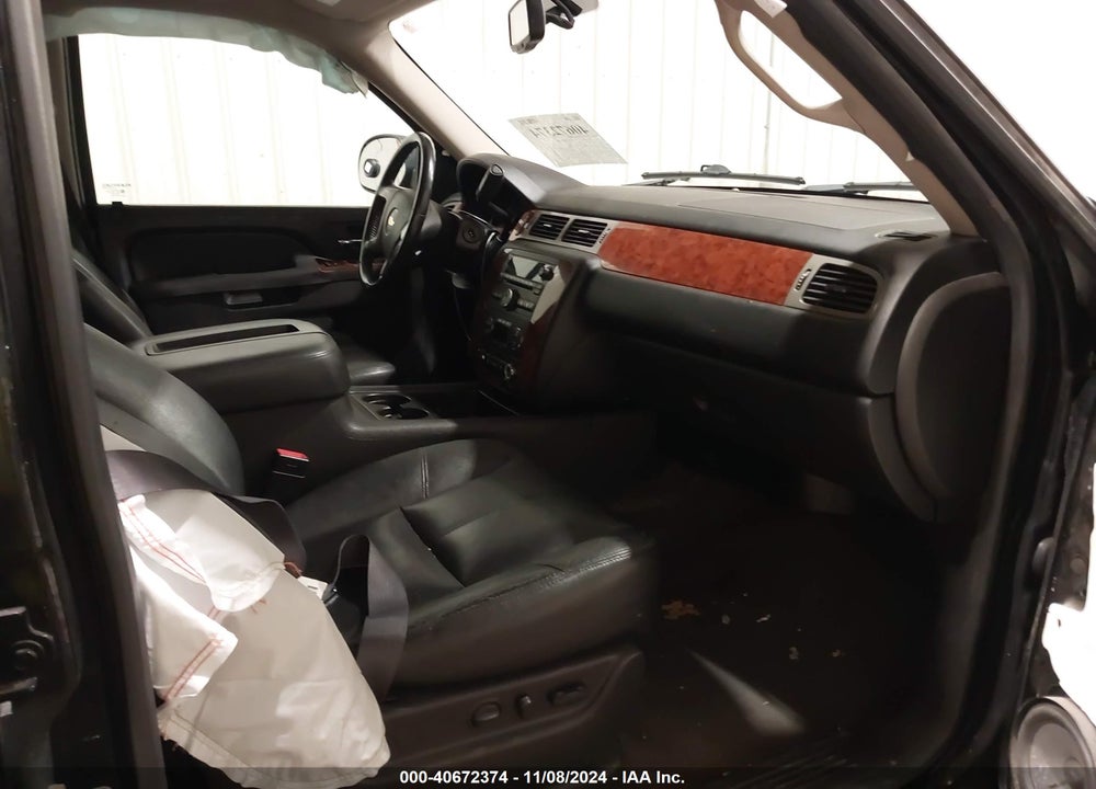 2013 CHEVROLET SUBURBAN 1500 LT VIN: 1GNSKJE75DR173830