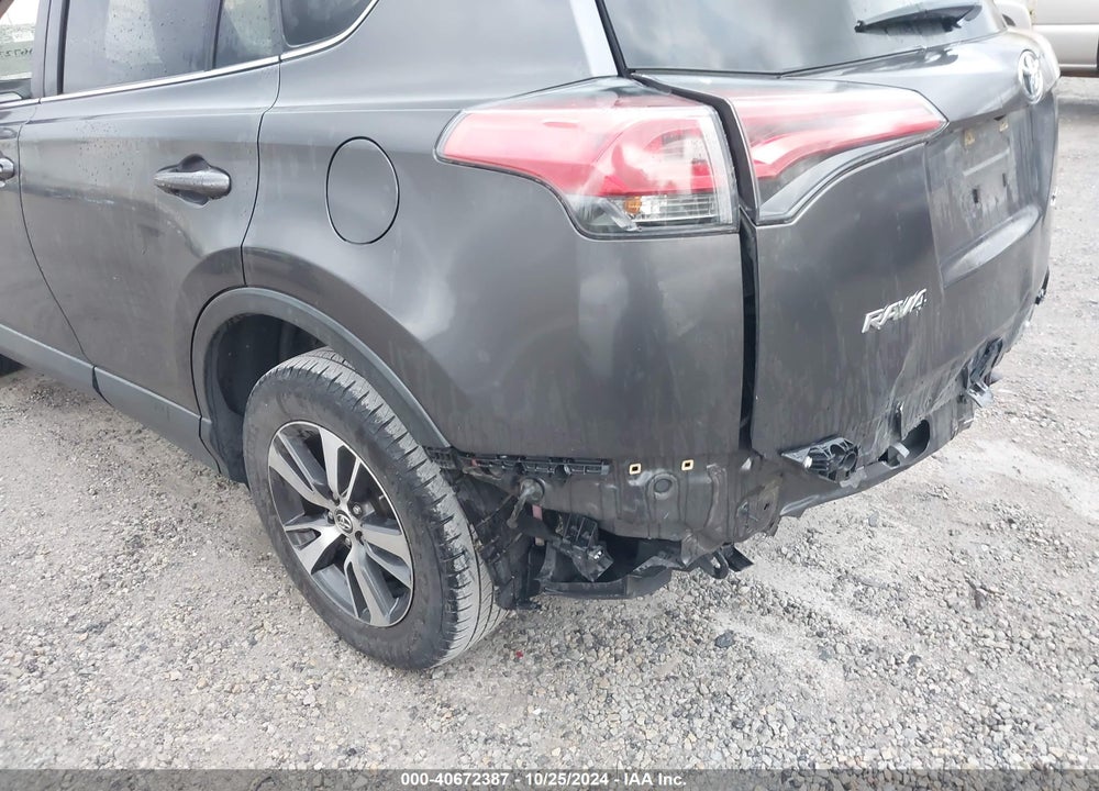 2017 TOYOTA RAV4 XLE VIN: JTMWFREV7HJ112107