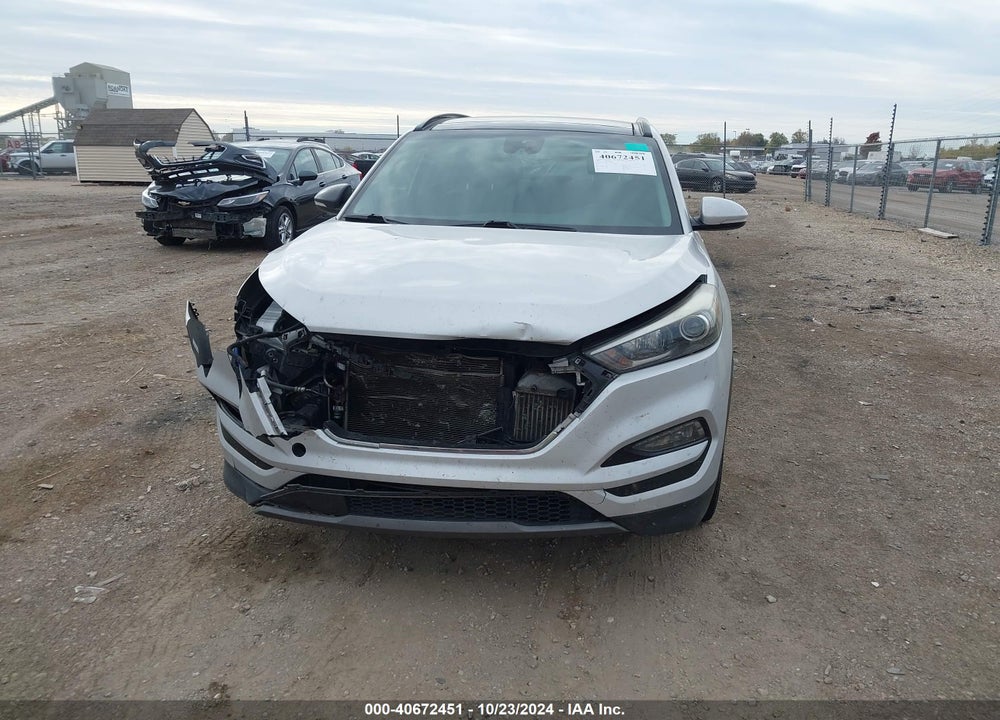 2016 HYUNDAI TUCSON LIMITED VIN: KM8J33A27GU209618