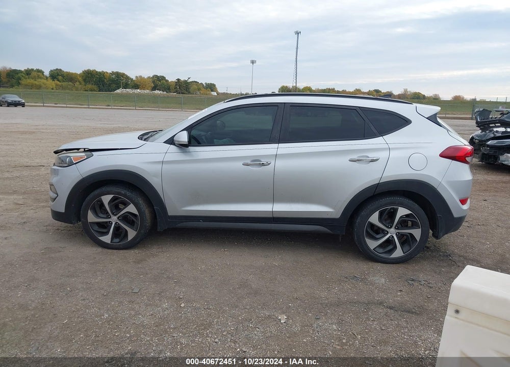 2016 HYUNDAI TUCSON LIMITED VIN: KM8J33A27GU209618