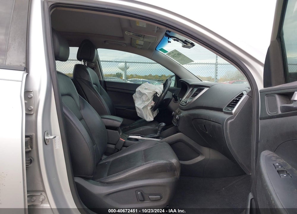 2016 HYUNDAI TUCSON LIMITED VIN: KM8J33A27GU209618
