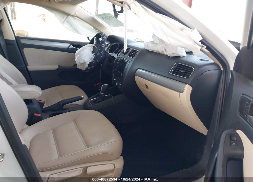 2017 VOLKSWAGEN JETTA 1.4T SE VIN: 3VWDB7AJ5HM406325