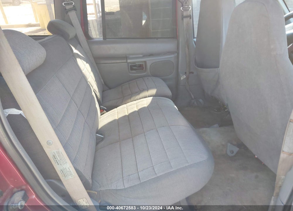 1996 FORD EXPLORER VIN: 1FMDU34X1TUB44938