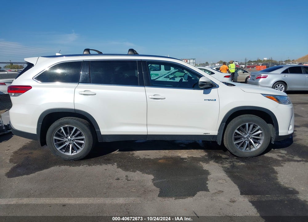 2019 TOYOTA HIGHLANDER HYBRID XLE VIN: 5TDJGRFH8KS056401